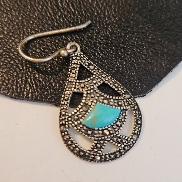 5 Pair of Silvertone, Teal & Green Pierced Earrings - Picture 3 of 7